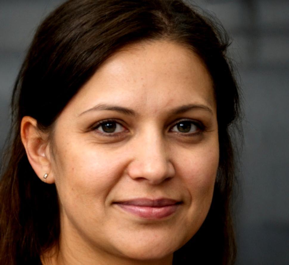 Portrait de Clémence Montbrun, directrice des solutions financières